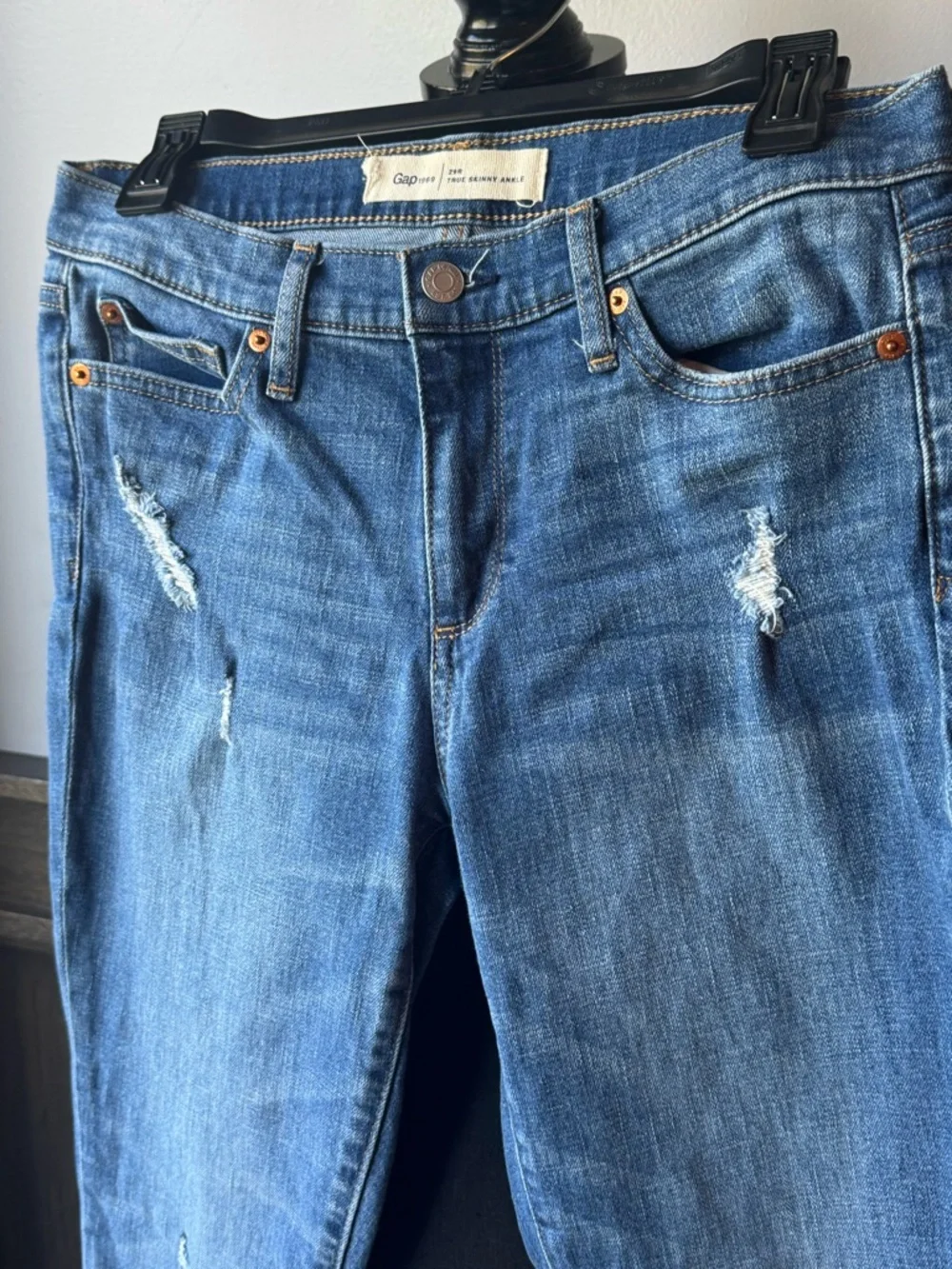 GAP Women's Blue raw hem Skinny Ankle Jeans sz 29R - Picture 2 of 5